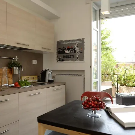 Apartamento Rezzonico - By Myhomeincomo *